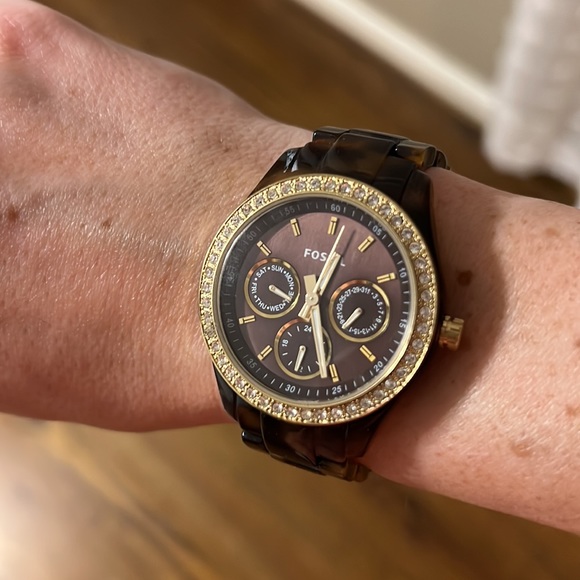 Fossil watch - tortoise shell with gold rim - similar to Michael kors style - Picture 2 of 3